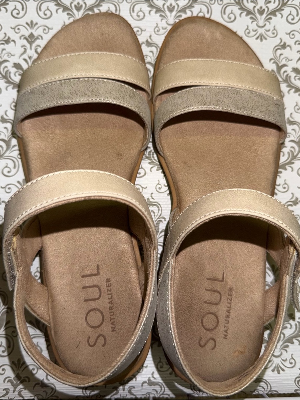 SOUL Naturalizer Women's Beige Comfort Sandal Size 7.5M
